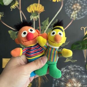 Sesame Street Bert and Ernie Kelloggs mini toys
